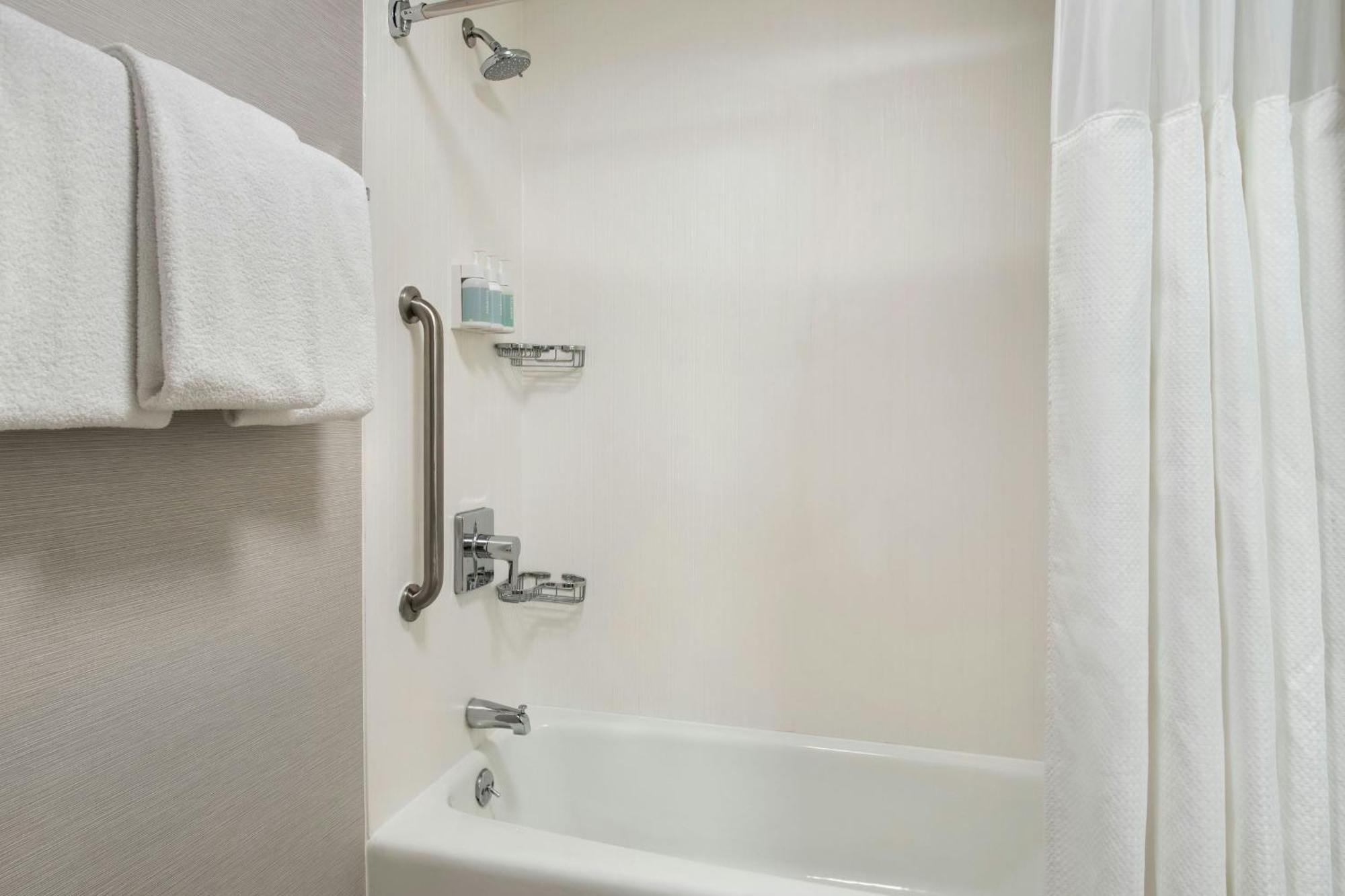 Courtyard By Marriott Rye Hotel Bagian luar foto