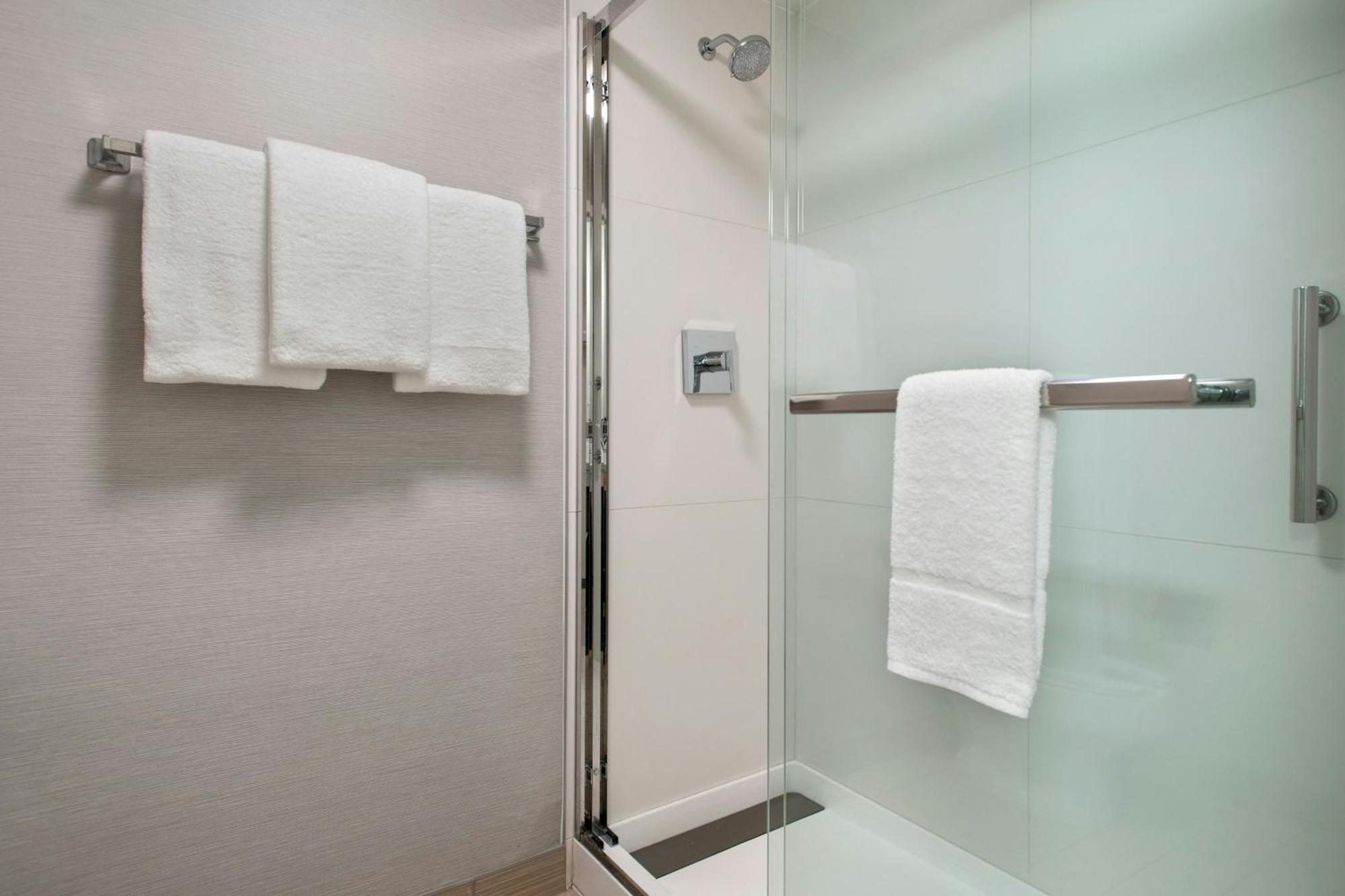 Courtyard By Marriott Rye Hotel Bagian luar foto