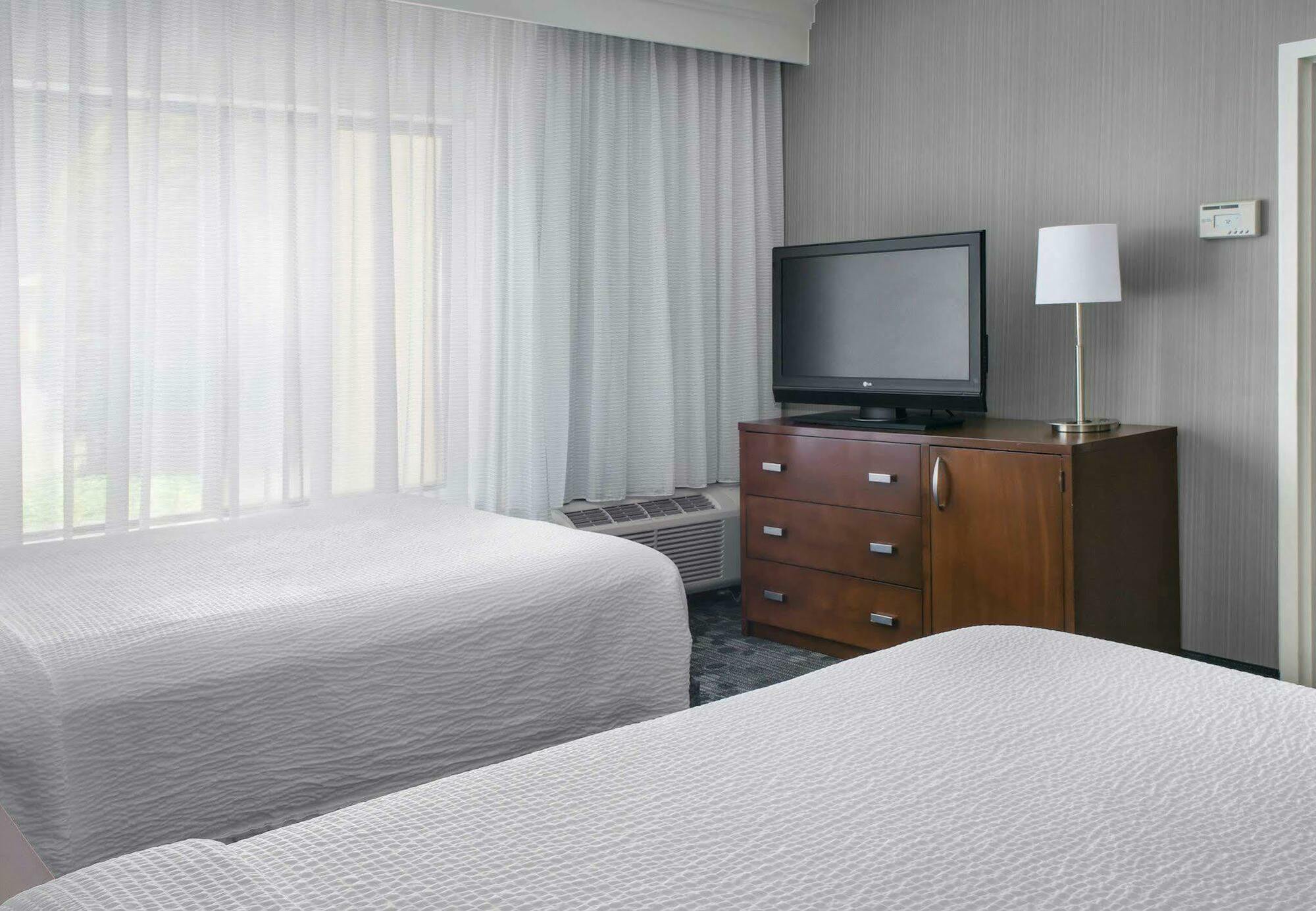 Courtyard By Marriott Rye Hotel Bagian luar foto